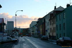 Hverfisgata looking up at the canyone above Hlemmur