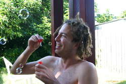 Damo likes bubbles