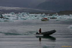 Tour boat and escort in Jökulsárlón
