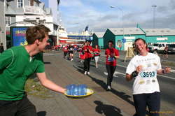 Ute considers Karl's generous offer