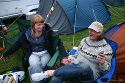 Lee in a lópipeysa and Alda