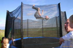 Even Tóti can do flips