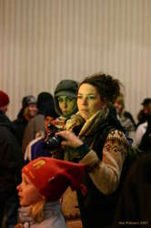 Íris ready to take pictures of Dóri