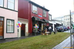 Kaffibarinn had a garden party