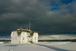 Höfði in the sun