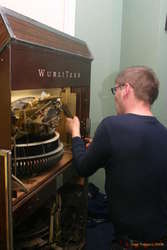 Kjari attempts repairs