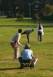 Anil (Kylfan) bowling