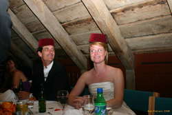 Lee and Alda in some late wedding gifs