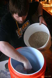 Loading up the Hrosstastampur (Mash Tun)