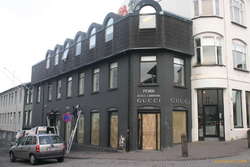 No shop ever succeeds on this corner