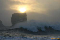 Big waves at Dyrhólaey