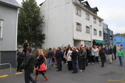 Anna Riel's graffiti walking tour