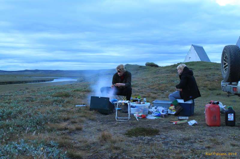 Bjöggi preparing dinner at Arnardalur