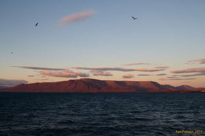 Autumn light on Esja