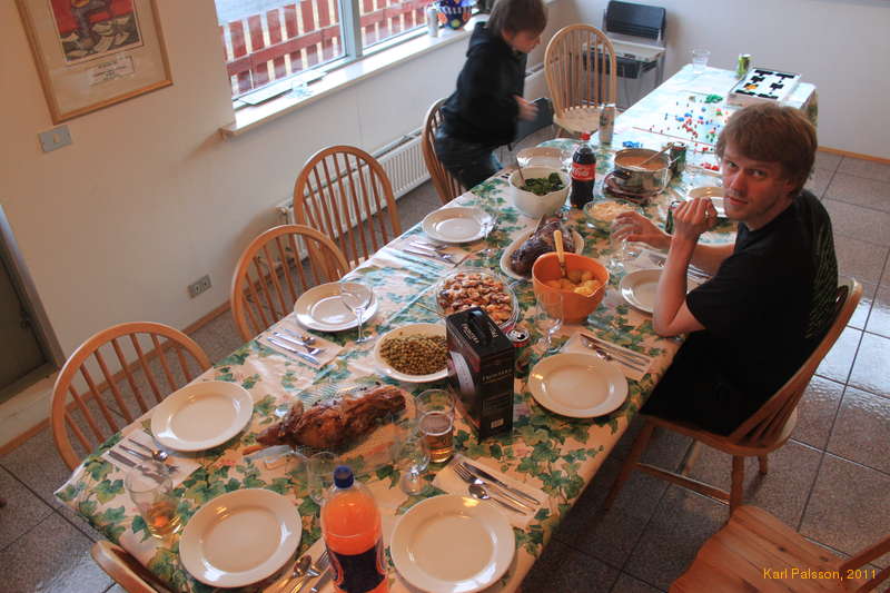 Bjöggi and the dinner table