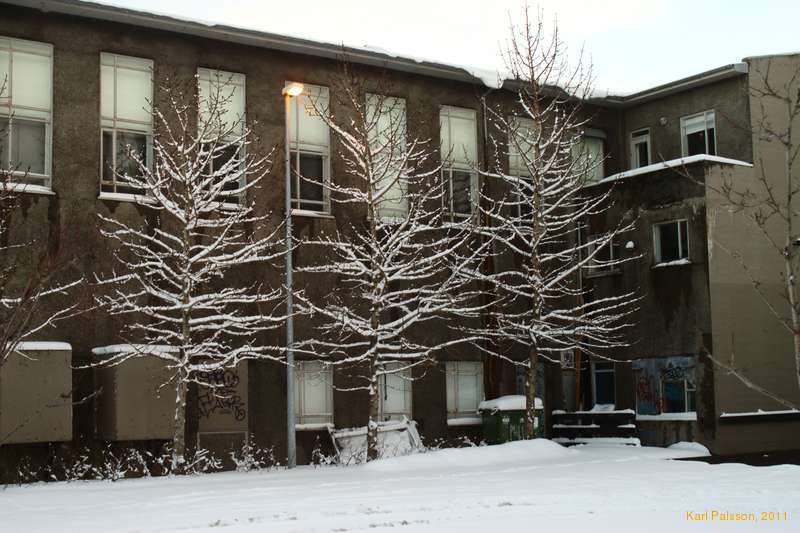 Snowy afternoon in a back alley