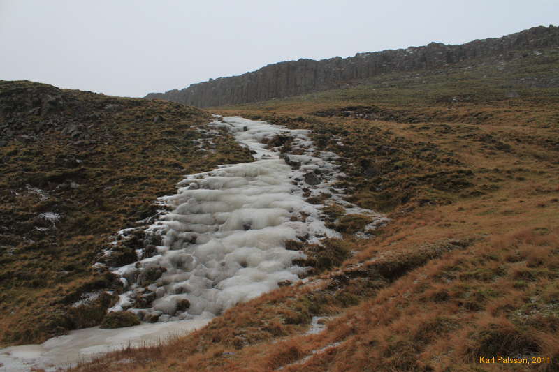Frozen cascade