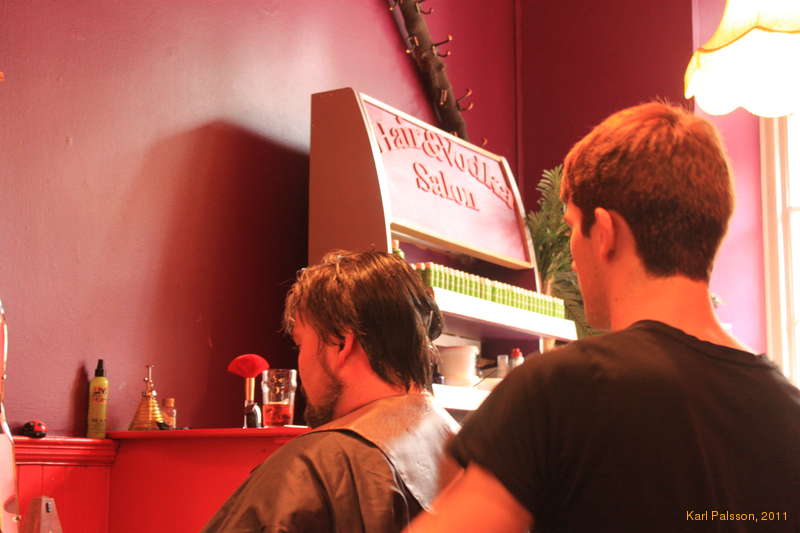 Oli getting a Sip & Snip