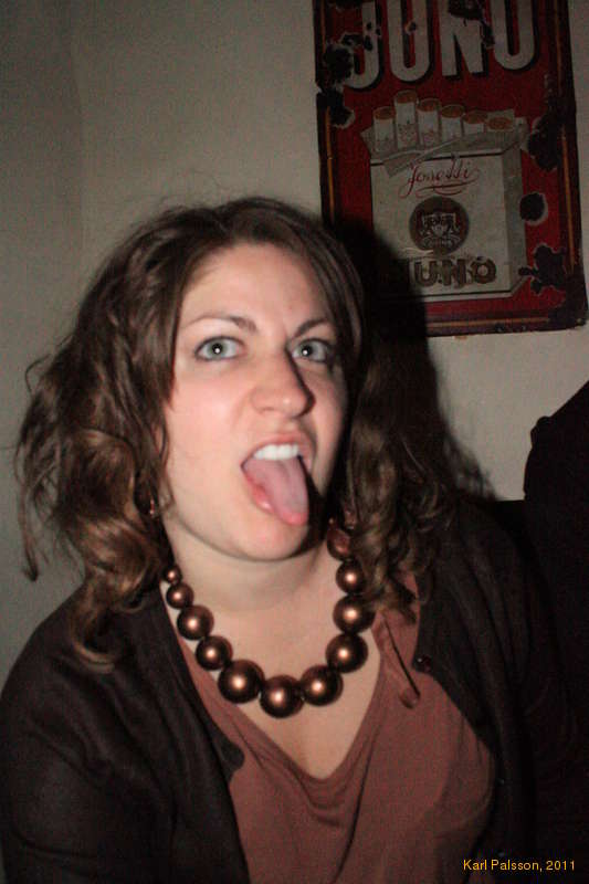 Bel dislikes the taste of her drink?