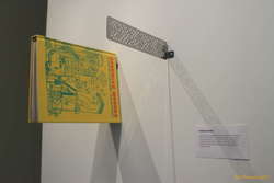 Neat bookmark/bookshelf