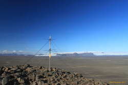 Odd mast on Kistualda, looking towards Hofsjökull