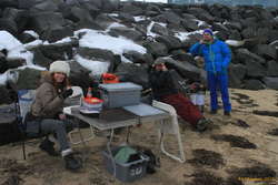 Tóta, Bjöggi and Rob help get started