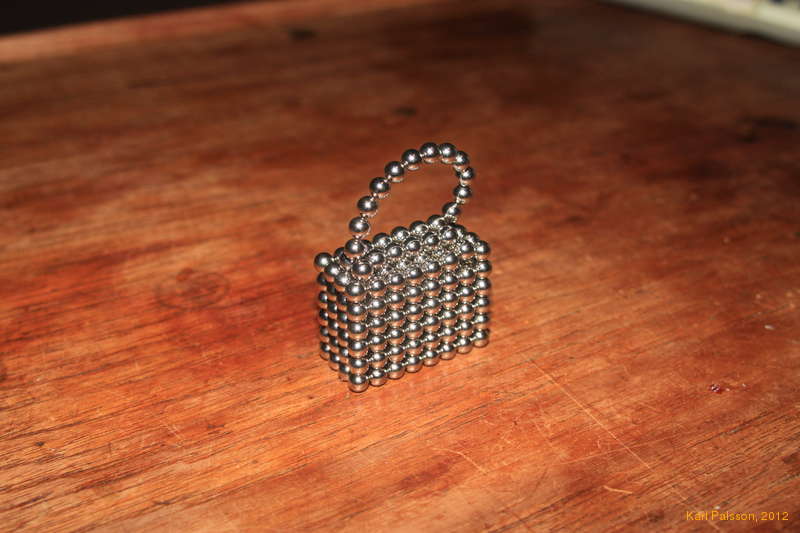 Magnetic handbag