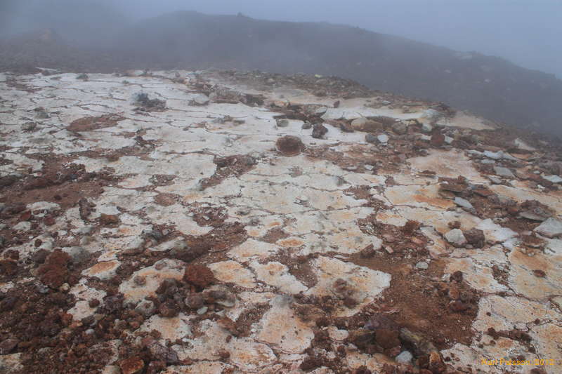 Cool plates on the top of the crater