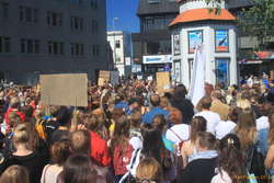 Crowds for the speechs