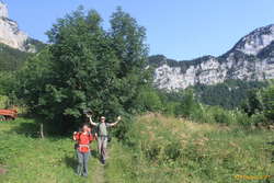Charline and Jared, arriving in La Plagne