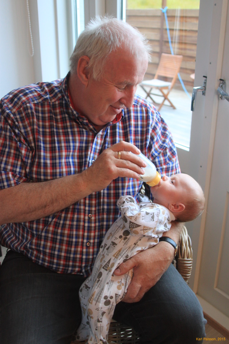 Valdimar feeding Stella