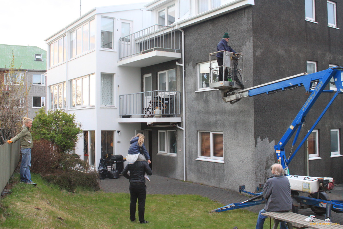 Sealing the concrete