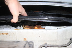 Rusty windscreen mounts