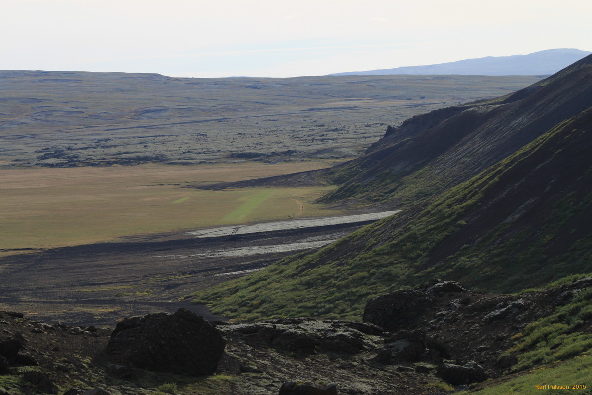Looking down on Laugarvatnsvellir