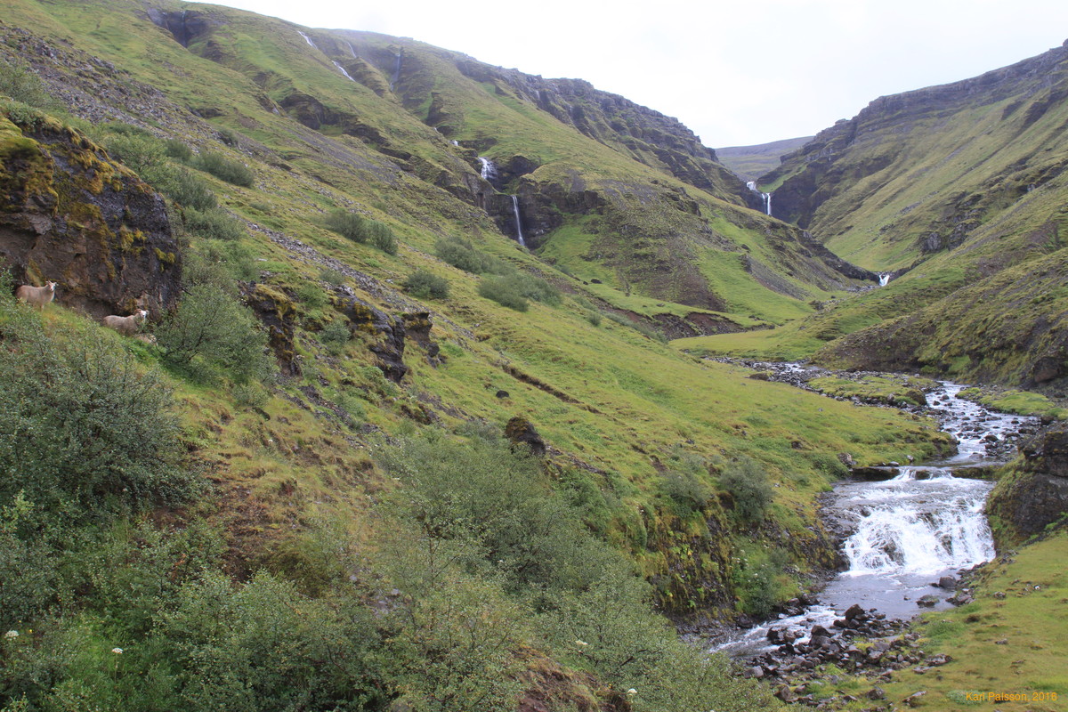 Steeper terrain leading up into the head of the valley