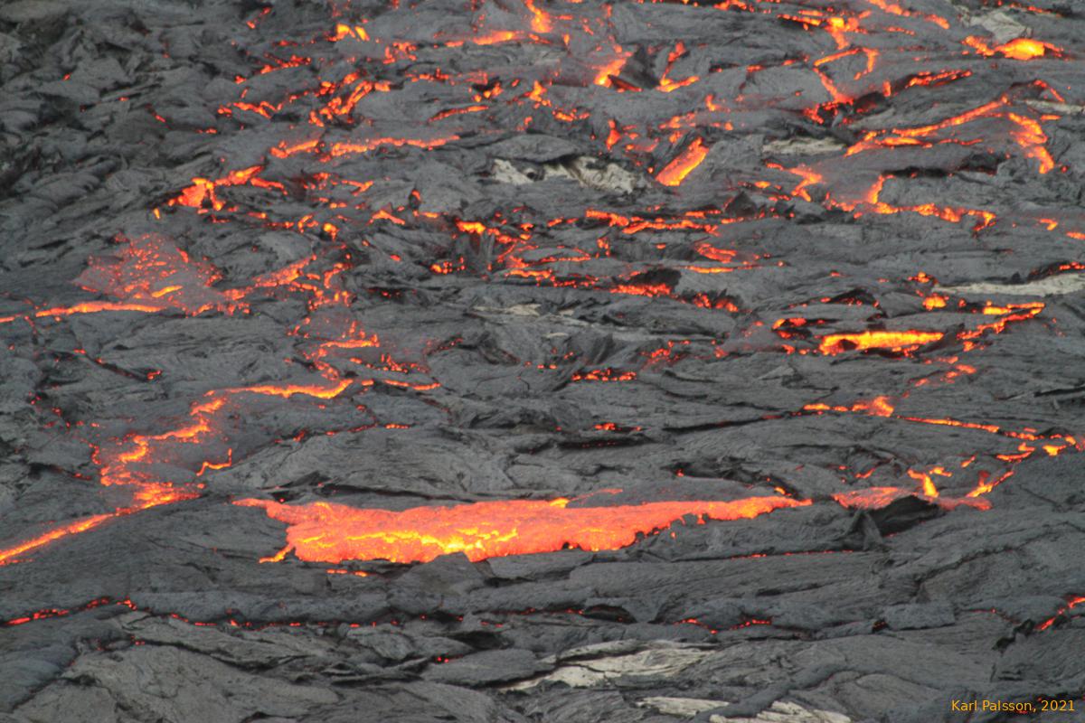 Cooling tumbling flakes on the pool